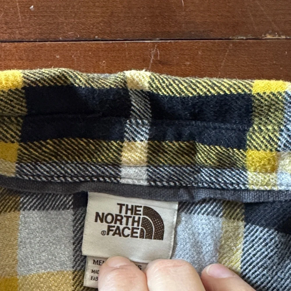 The North Face Men’s XXL Outdoors/Workwear Plaid Flannel Button Down Shirt